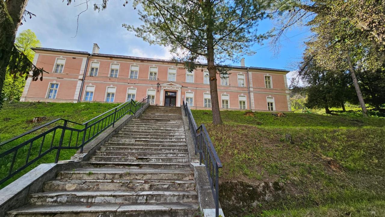 Black M - Penzion - Restauracia Banská Štiavnica Exterior foto